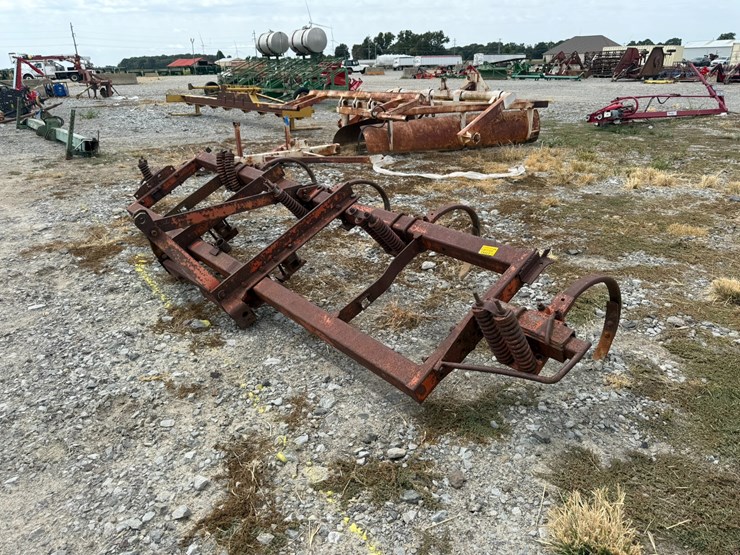#23943-•-jeoffroy-mfg-14’-chisel-plow-image-1