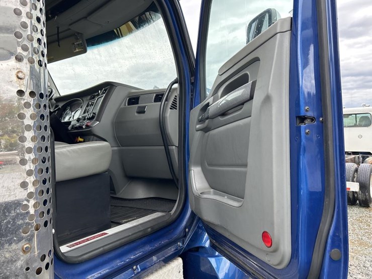 2018-kenworth-t680-image-67
