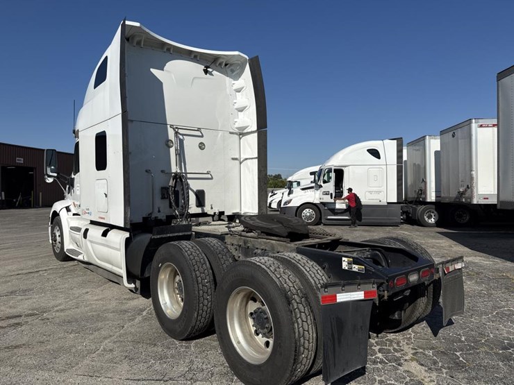 2020-peterbilt-579-image-3