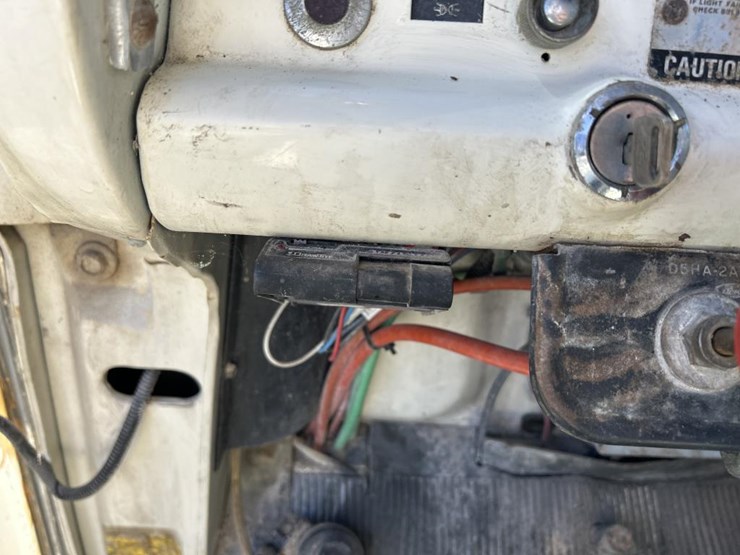1990-ford-8000-image-66