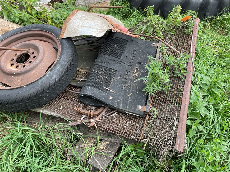 #7131-•-pile-of-scrap-metal-image-5