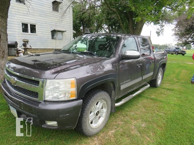 2010-chevrolet-1/2-ton-4x4,4-door-48-image-1