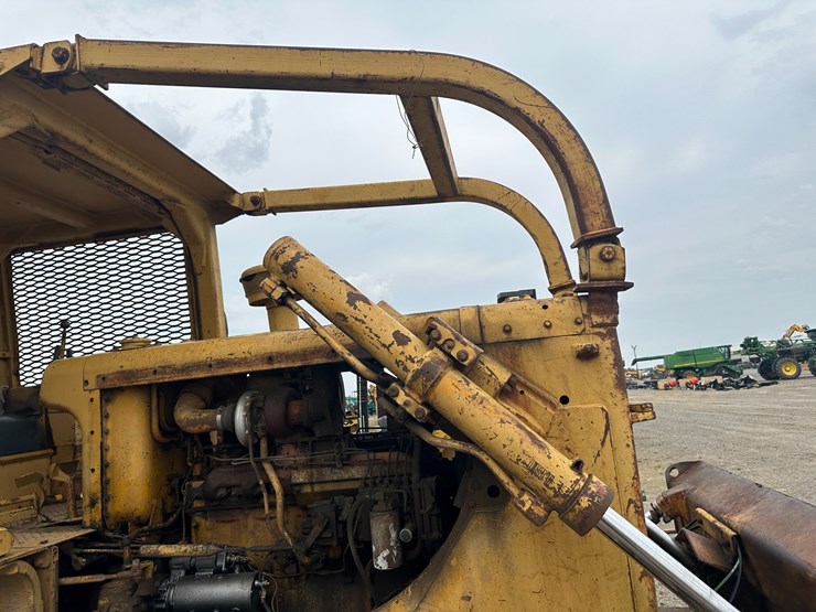caterpillar-d6c-image-33
