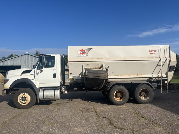 #1249-•-2011-navistar-7600-sba-6x4-2010-mixer-truck-image-2