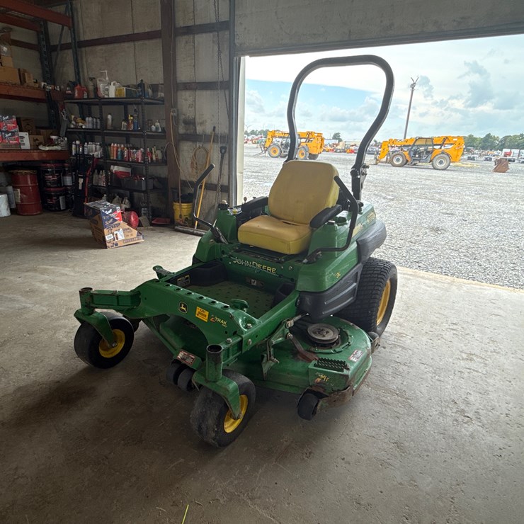 JOHN DEERE Z830A