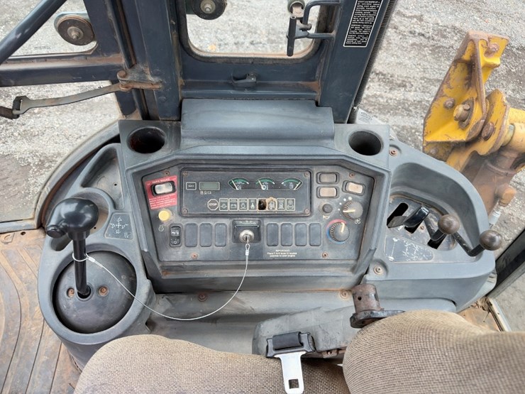 2001-deere-310g-image-24