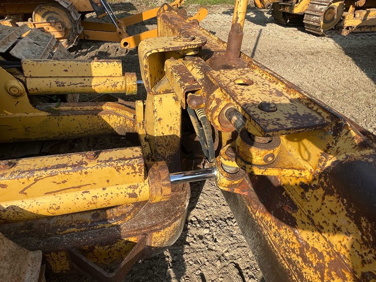 1987-caterpillar-d3-image-37