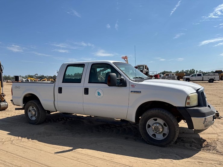 ford-f250-xl-image-4