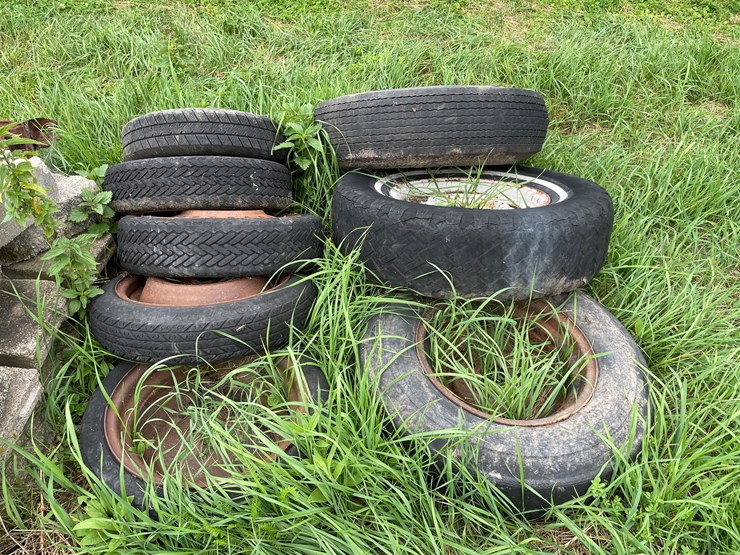 #7128-•-lot-of-used-rubber-wheels-on-metal-rims-image-11