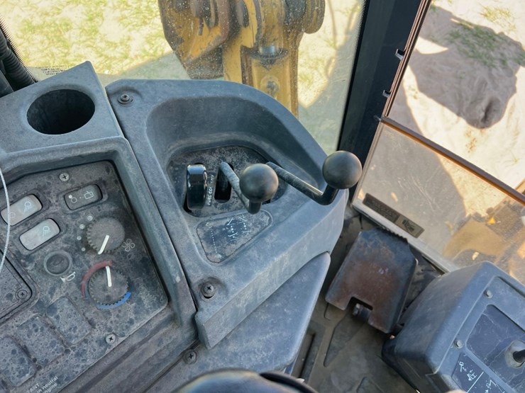 2001-deere-310g-image-42