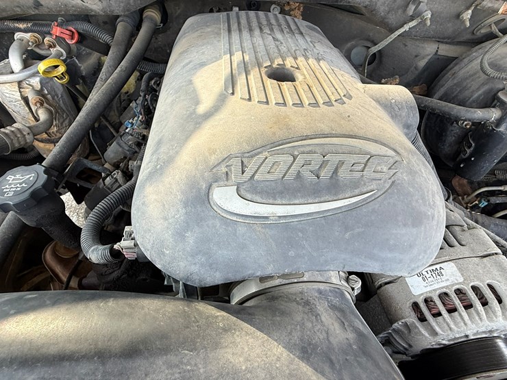 2003-chevrolet-silverado-image-38