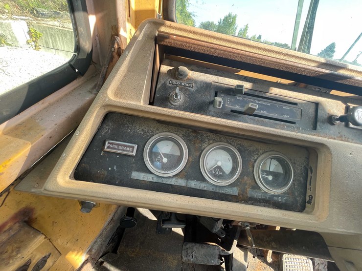 1981-ford-a66-image-22