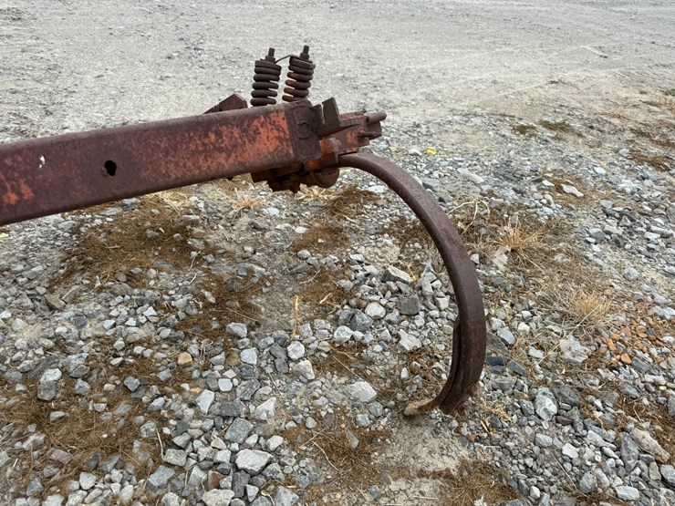 #23943-•-jeoffroy-mfg-14’-chisel-plow-image-11