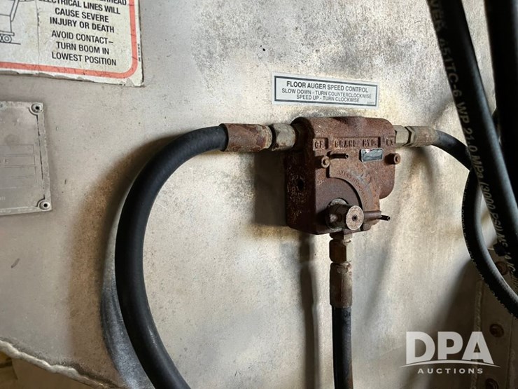 2012-dodge-3500-image-10