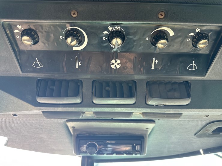 john-deere-4840-image-44