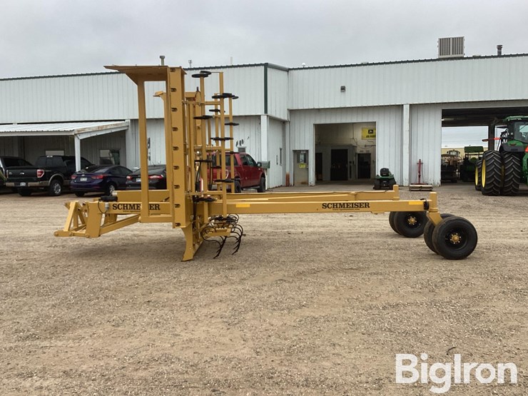 2022-schmeiser-svt24r-24'-varitrak-folding-3-pt-land-leveler-image-8