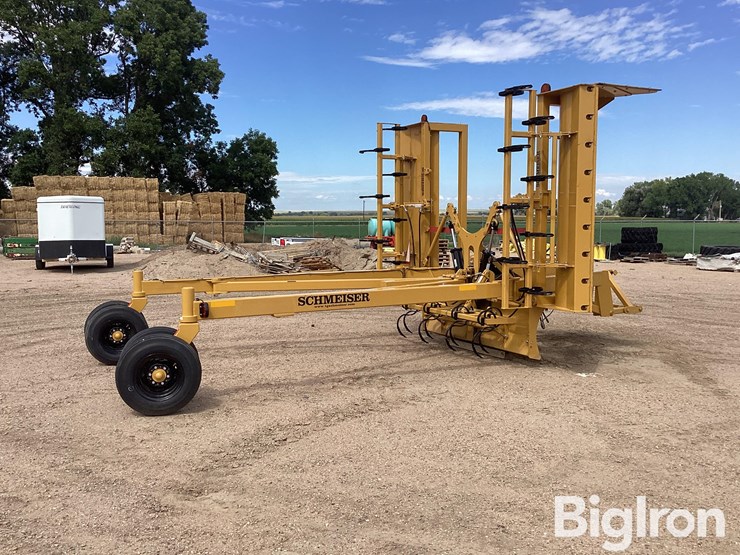2022-schmeiser-svt24r-24'-varitrak-folding-3-pt-land-leveler-image-5