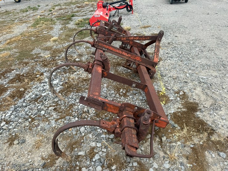 #23943-•-jeoffroy-mfg-14’-chisel-plow-image-12