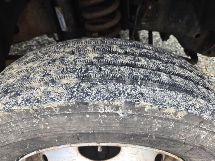 2011-ford-f550-image-68