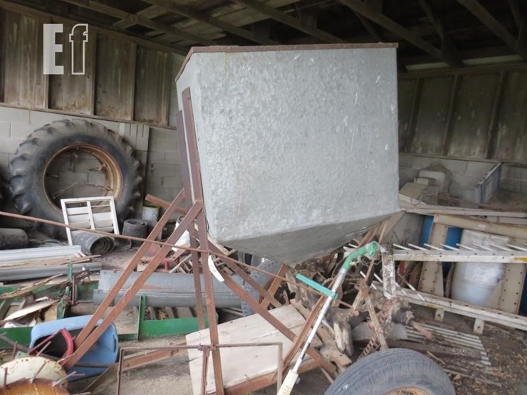 pull-type-seeder-image-1