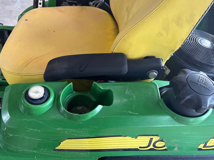 john-deere-z830a-image-23