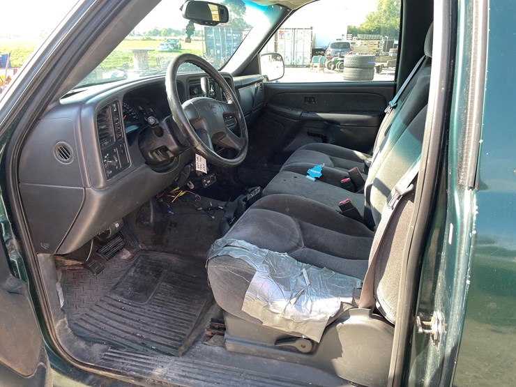 2003-gmc-2500-image-33