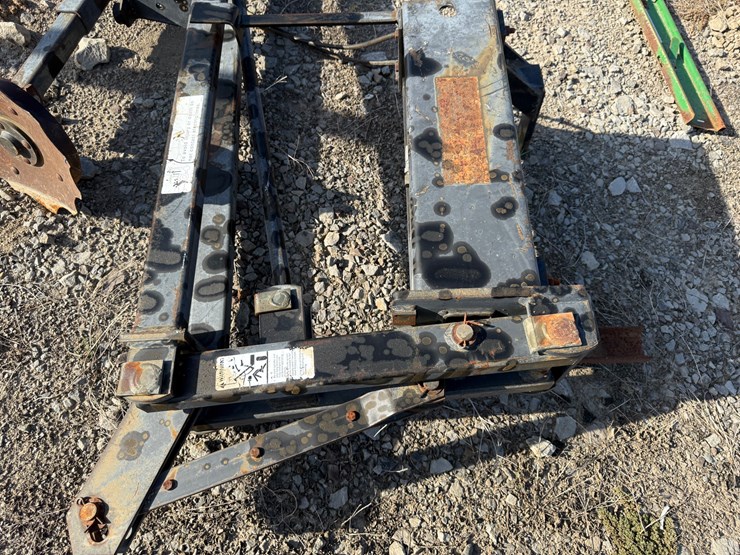 #23905-•-yetter-~15'-row-marker-image-12