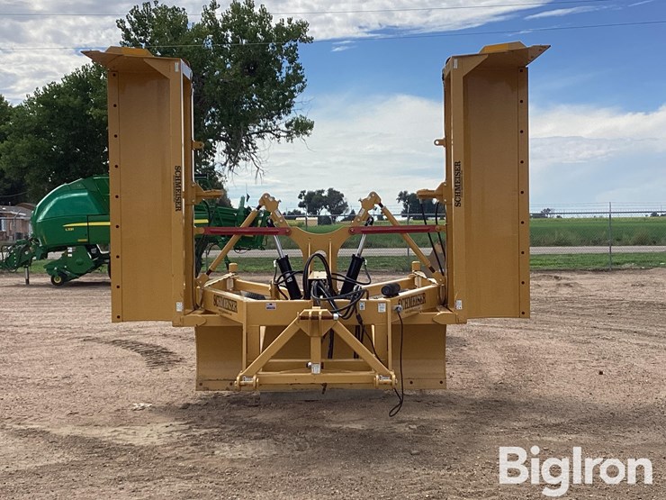 2022-schmeiser-svt24r-24'-varitrak-folding-3-pt-land-leveler-image-2