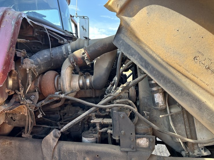 1997-mack-dm690s-image-21