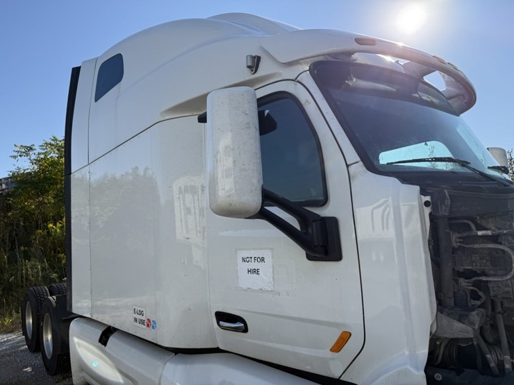 2020-peterbilt-579-image-39