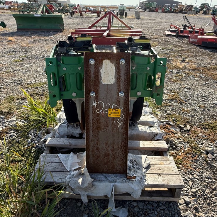 #9790 • John Deere Twin Row Planter Unit Inv#: 9790