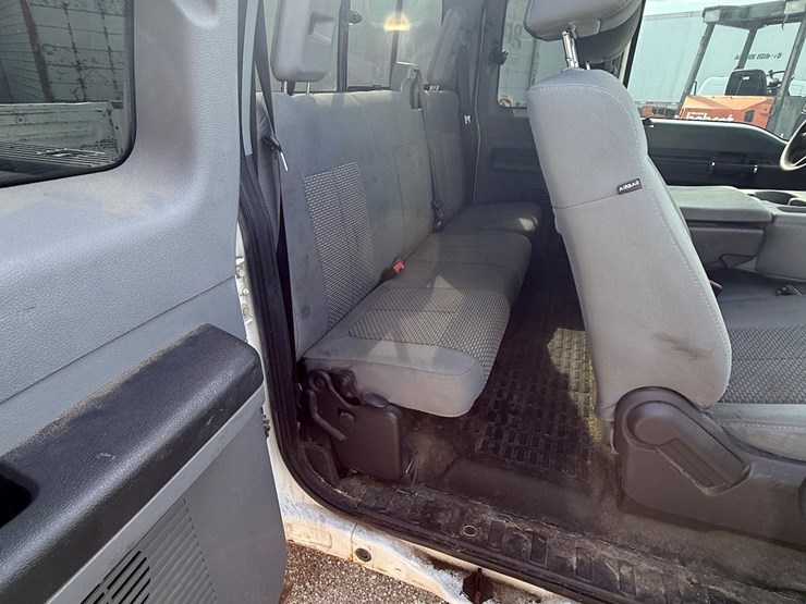 2010-ford-f250-xl-image-37