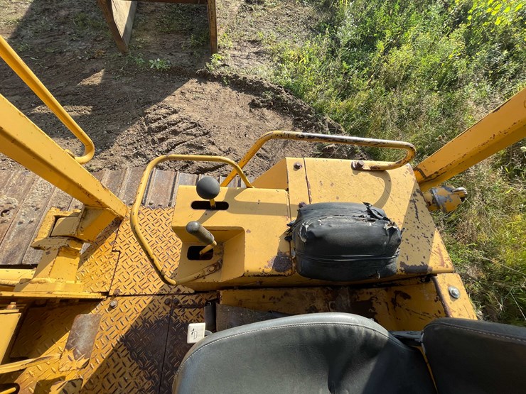 1987-caterpillar-d3-image-23