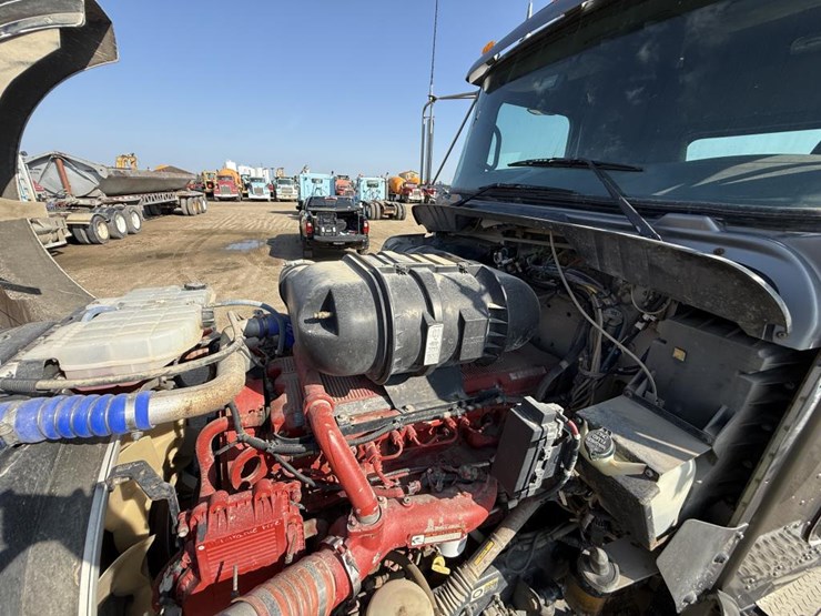 2013-kenworth-t800-image-42