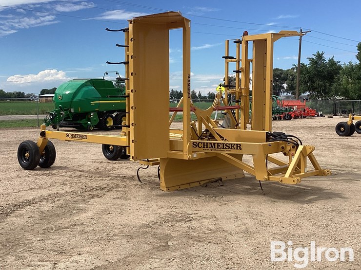 2022-schmeiser-svt24r-24'-varitrak-folding-3-pt-land-leveler-image-3
