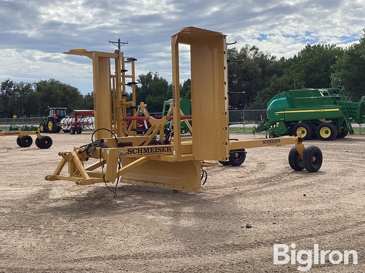 2022-schmeiser-svt24r-24'-varitrak-folding-3-pt-land-leveler-image-1