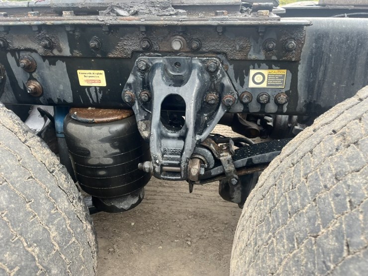 2020-kenworth-t680-image-46