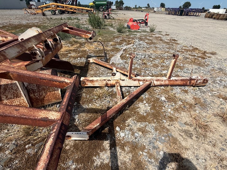 #23909-•-allen-manufacturing-levee-squeeze-image-13