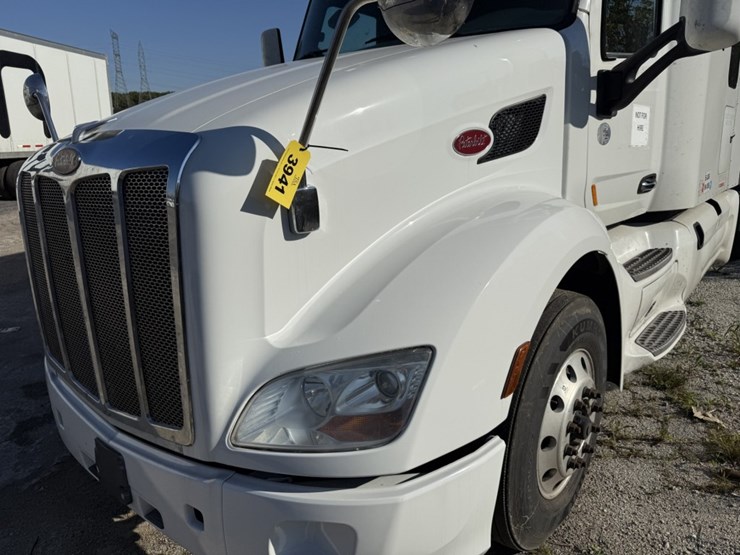 2020-peterbilt-579-image-9