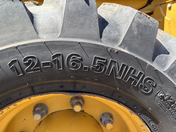 2019-deere-310l-ep-image-28