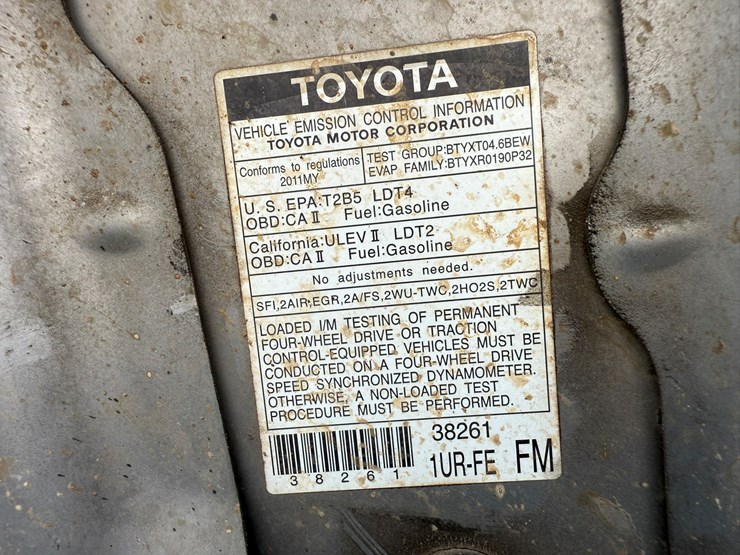 2011-toyota-tundra-image-40