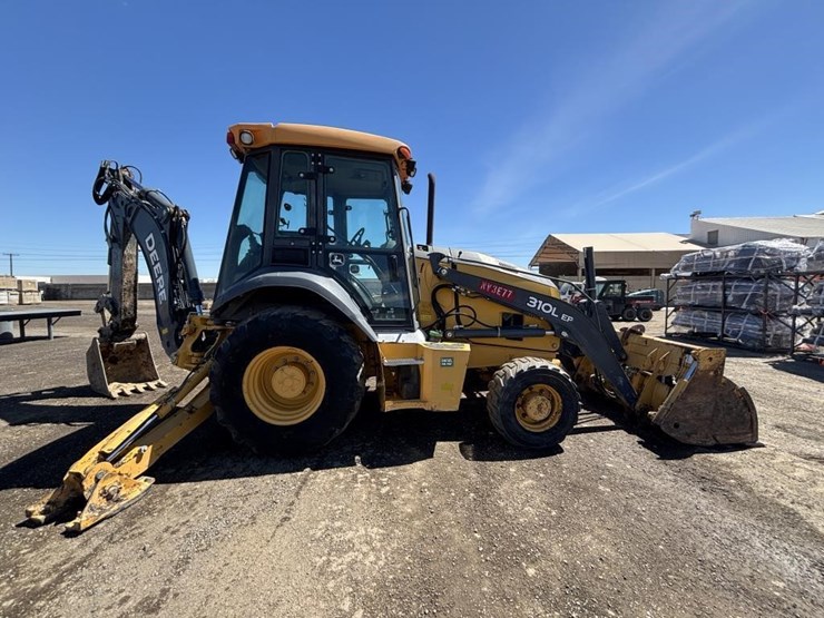 2019-deere-310l-ep-image-7
