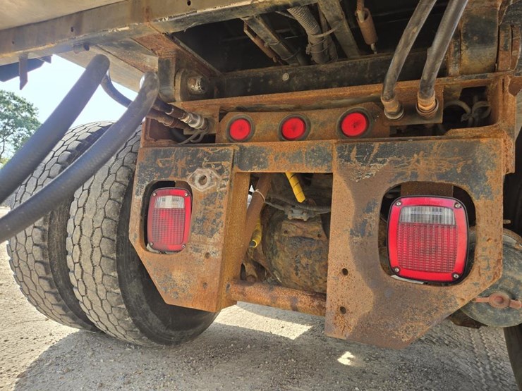 #1243-•-2002-international-6x4-dump-truck-image-22