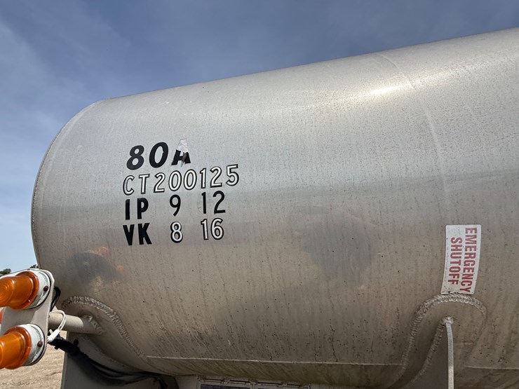 #9657-•-1996-weld-it-s/a-5400gal-fuel-trailer-1w9t23269tl010011-inv#:-9657-image-26