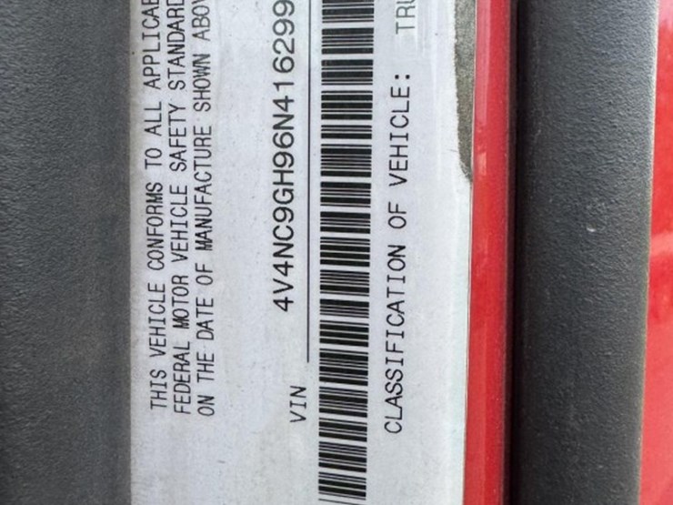 #1097-•-2006-volvo-ve-d12-sleeper-semi-tractor-image-93