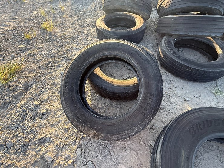 #649-•-lot-of-miscellaneous-tires-inv#:-9979-image-8