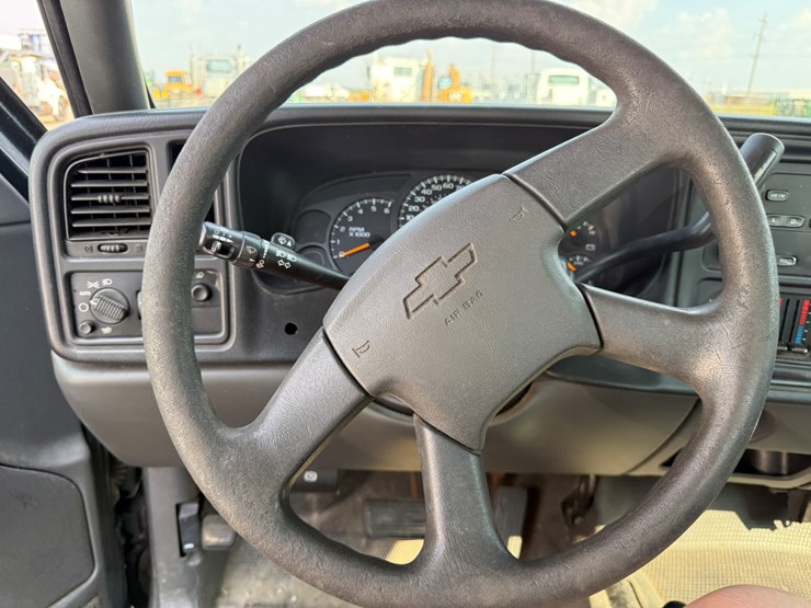 2003-chevrolet-silverado-image-26