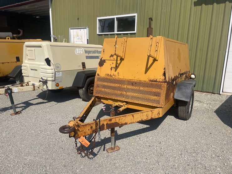 #13348-•-1992-atlas-corporation-tow-behind-compressor-image-1