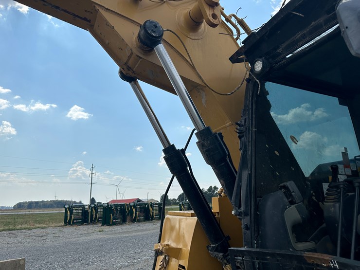 caterpillar-311fl-image-26