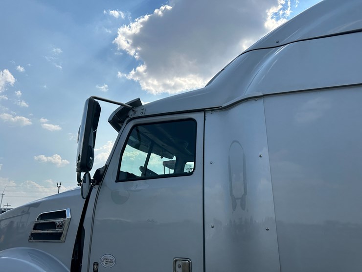 2018-western-star-5700-image-31